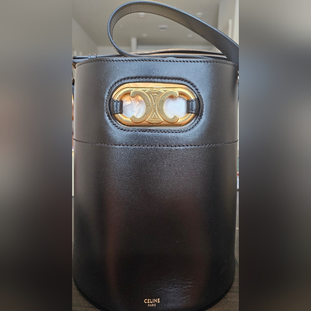 CELINE Black Maillon Triomphe Bucket Bag - Picture 5 of 9